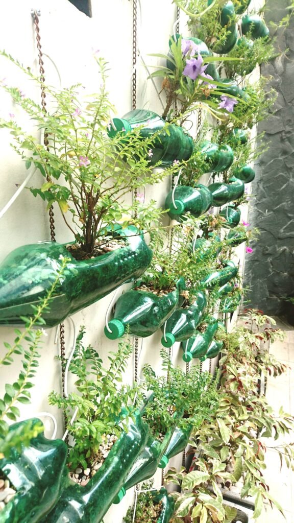 DIY Container Garten Projekte mit Plastikflaschen
